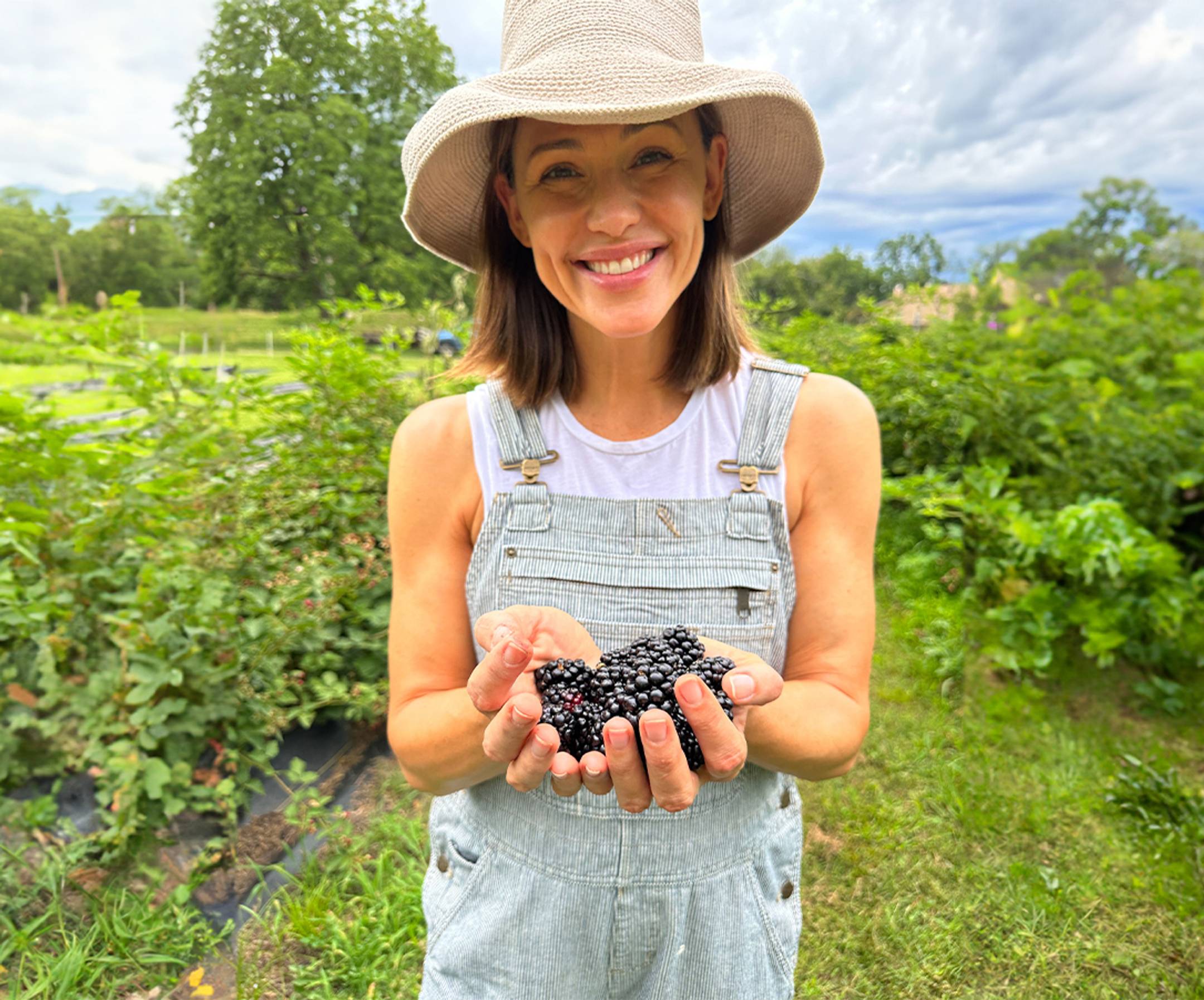 A photo of Jennifer Garner at her family's farm in Oklahoma. 