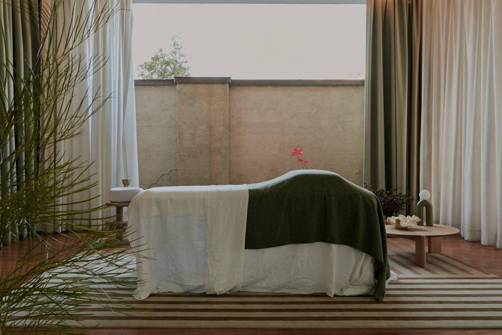 A Winter Residence at Paramount House Hotel | Jardan