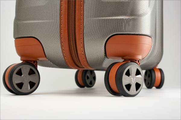 ロンカートのエレガントなスーツケース E-LITEシリーズの大型ダブルホイール