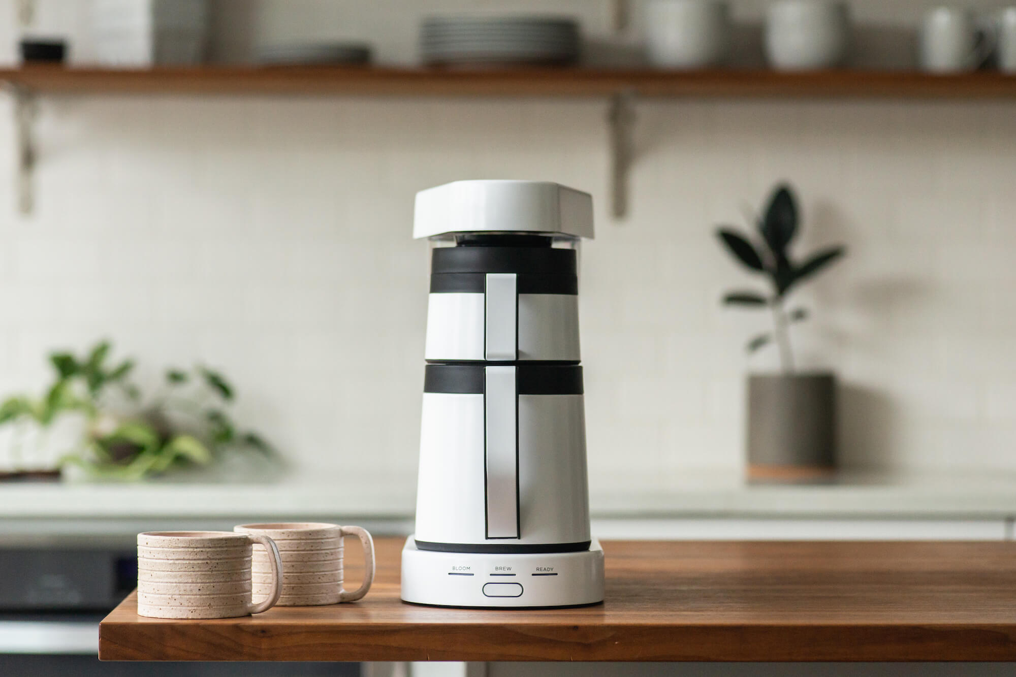 Ratio Six Coffee Maker Review: A Brilliant Hands-Free Pour-Over Coffee Maker