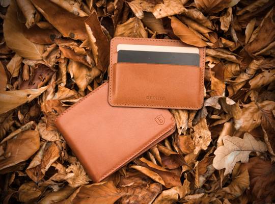 Ekster bifold leather wallet with removable magnetic cardholder
